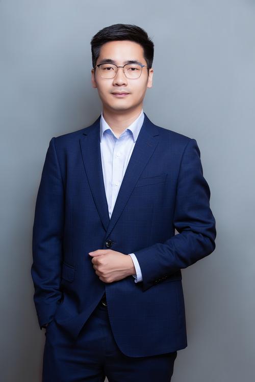 葛方丽制作统筹负责人