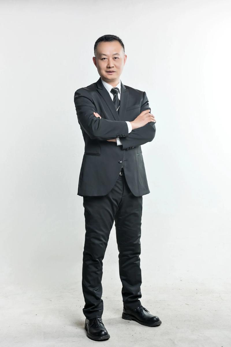 何繁茁联合创始人 & 首席运营官